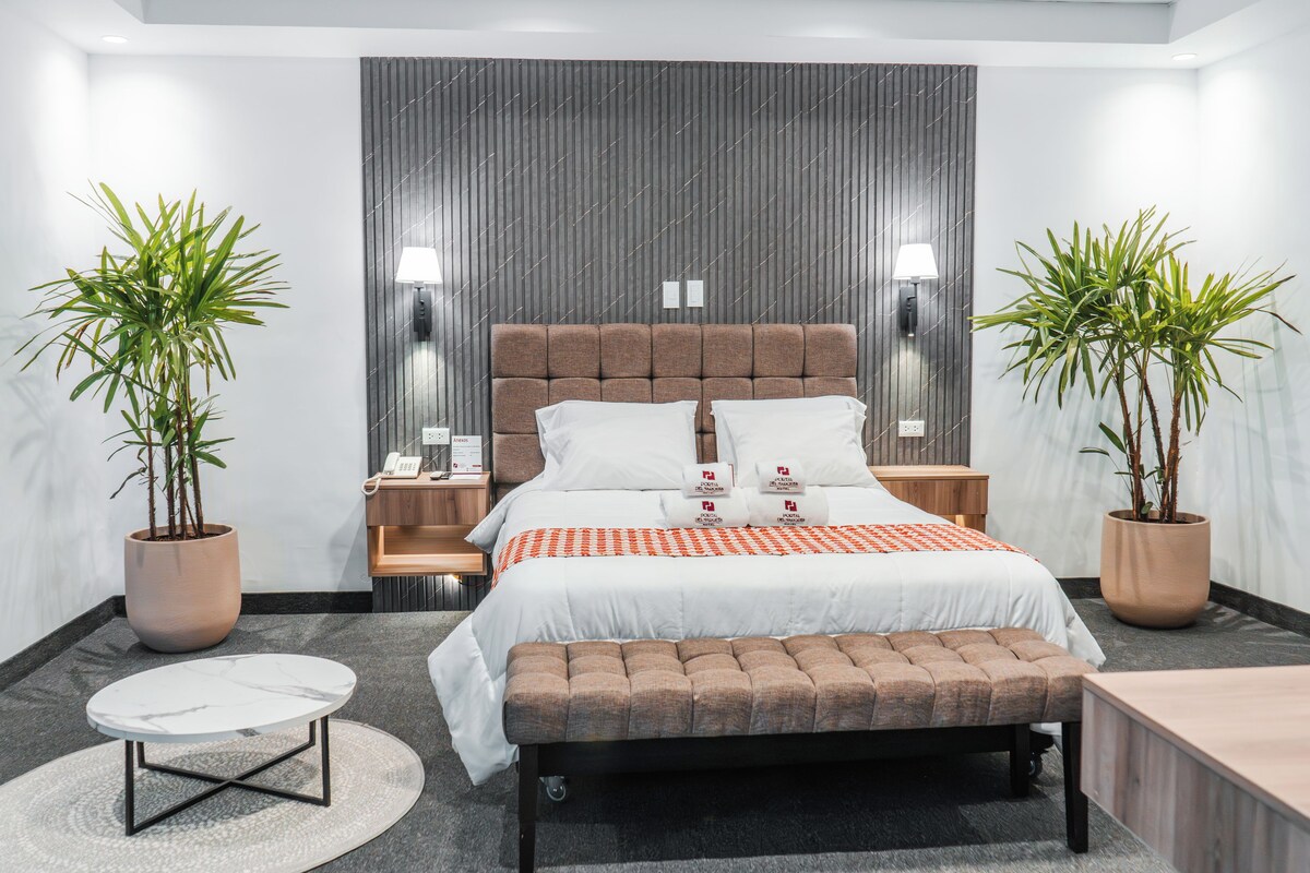 Suite | In-room safe, desk, WiFi (free), bed sheets