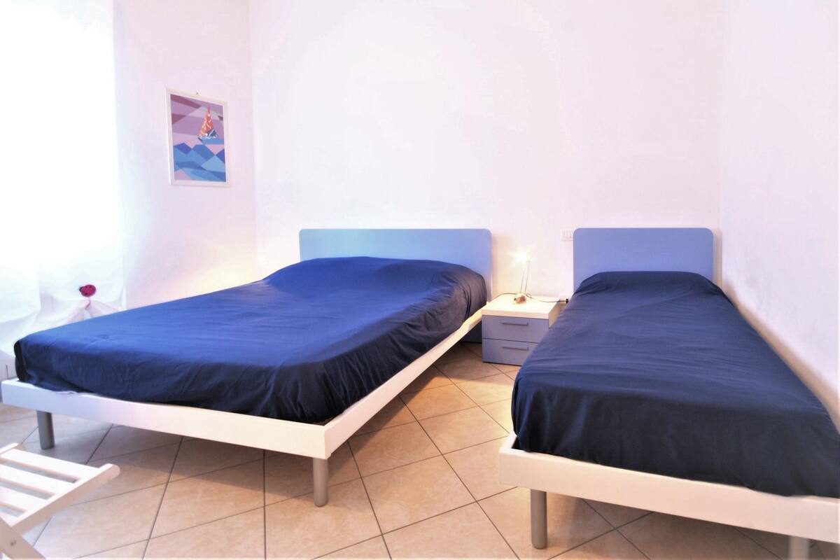 Apartment, 1 Bedroom (5 pax ) | 1 bedroom, iron/ironing board, free WiFi