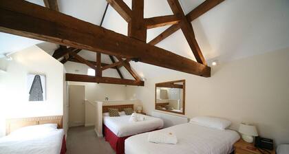 The Dewdrop Inn