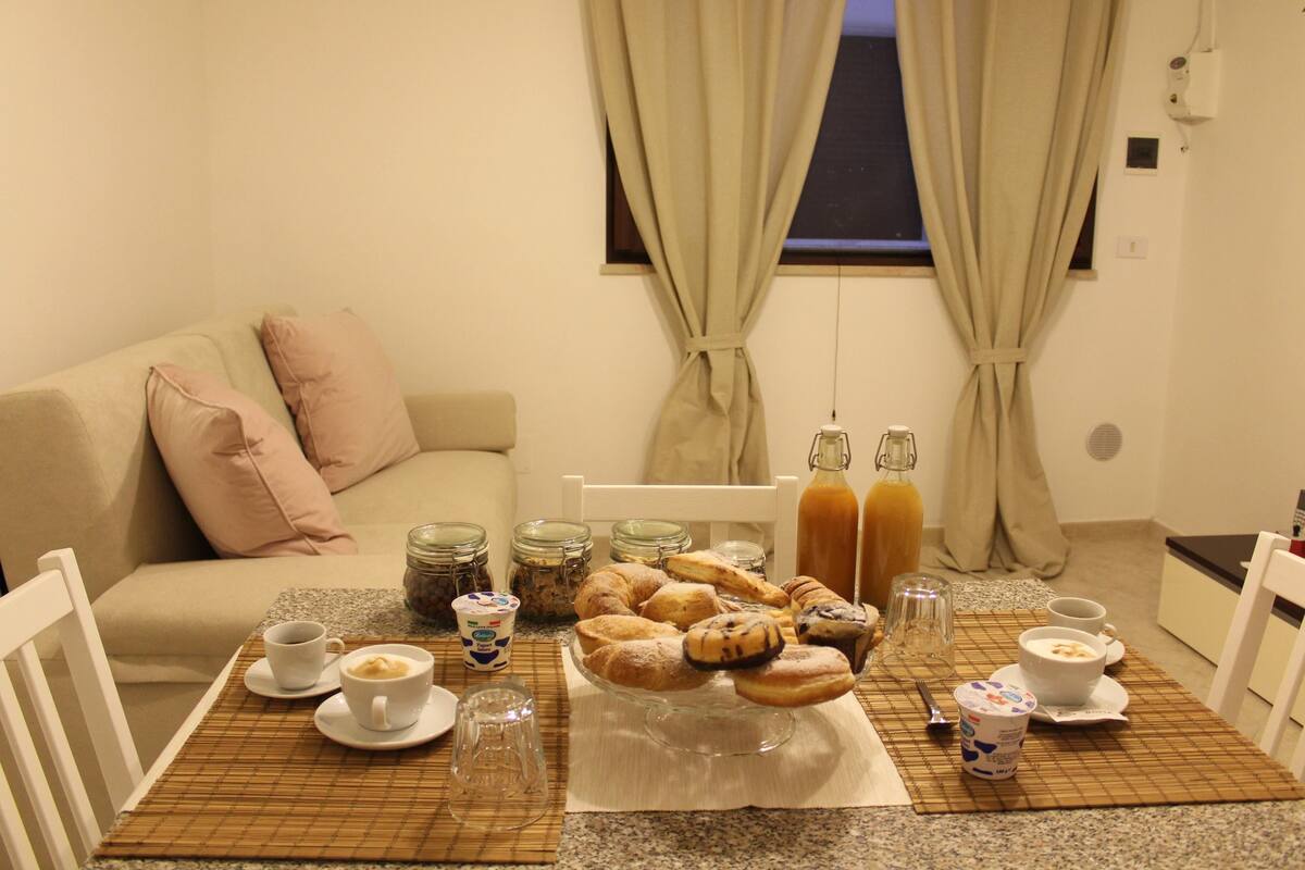 Minibar, desk, free WiFi, bed sheets