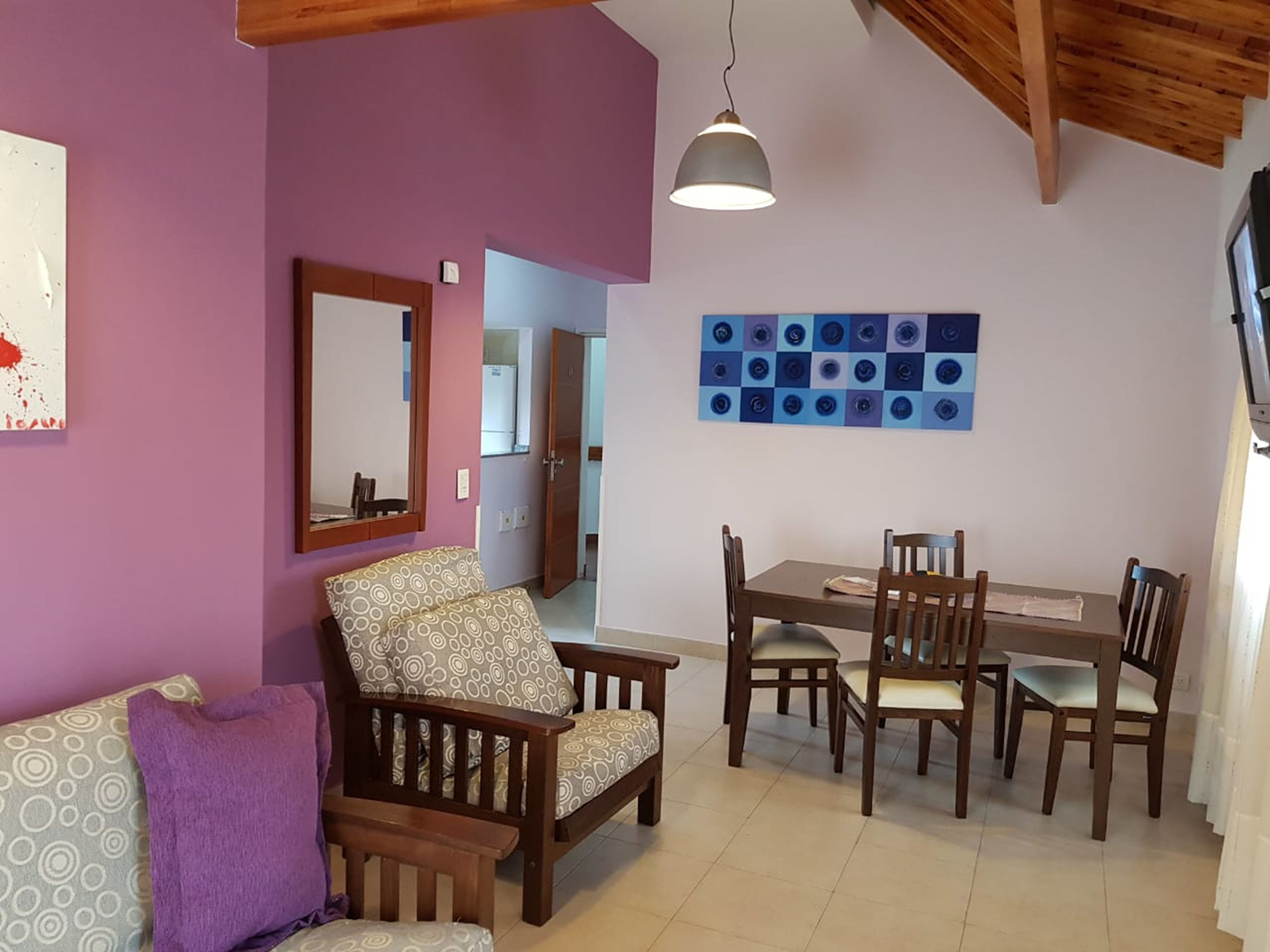 Apartamento estándar, 2 habitaciones (5 persons) | Zona de estar | Una televisión