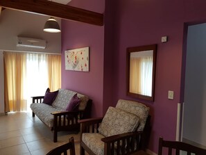 Apartemen Standar, 2 kamar tidur (5 persons) | Area keluarga | TV