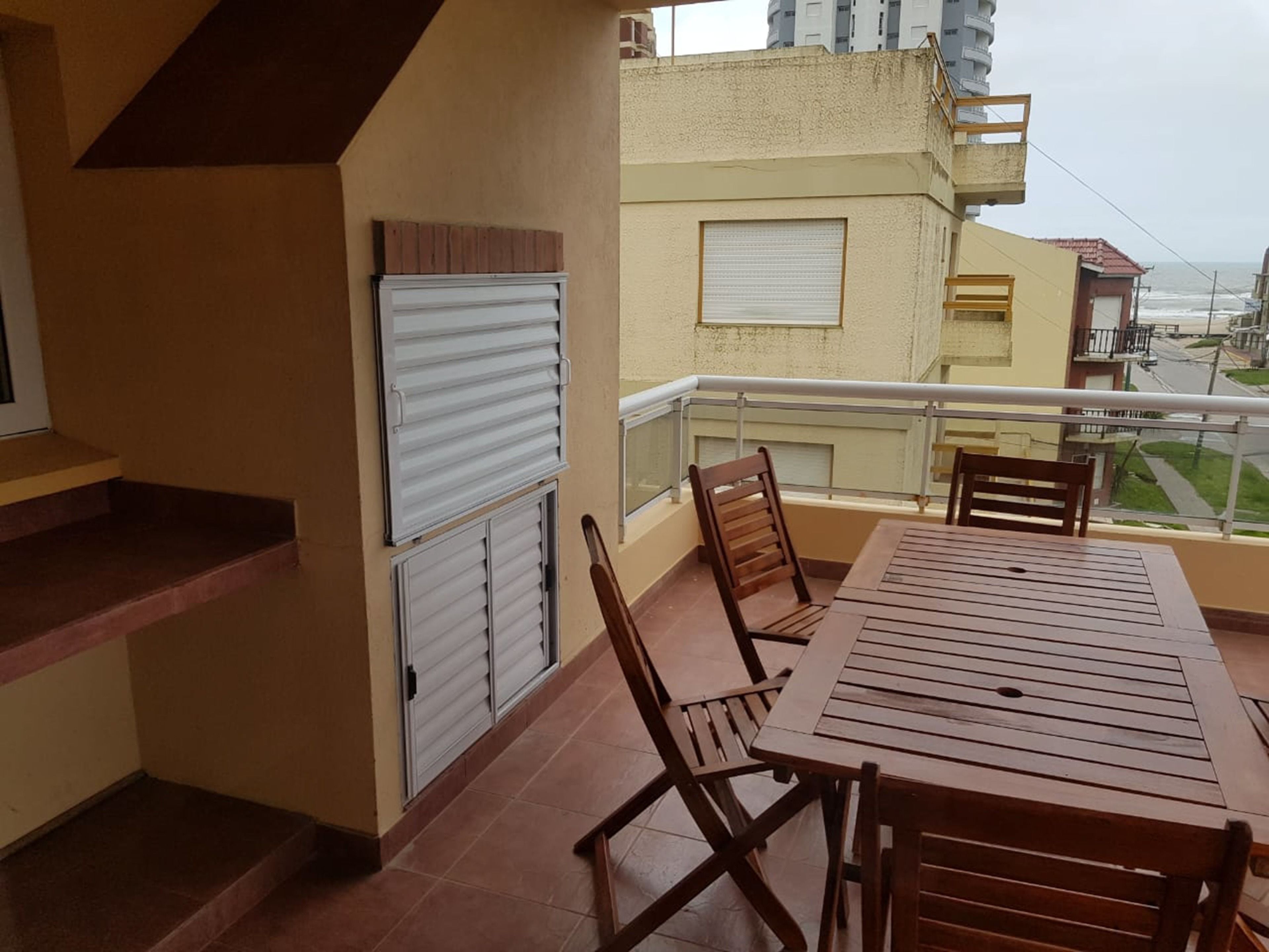 Quarto quádruplo standard, 2 quartos | Terraço/pátio