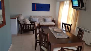 Apartamento estándar, 1 habitación (2 persons) | Servicio de comidas en la habitación