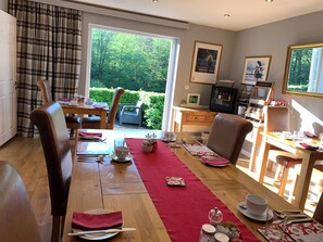 فطور كامل مجانًا في الإجازات الأسبوعية