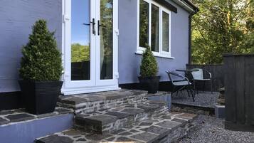 Exclusive Double Room | Iron/ironing board (on request), free WiFi, bed sheets