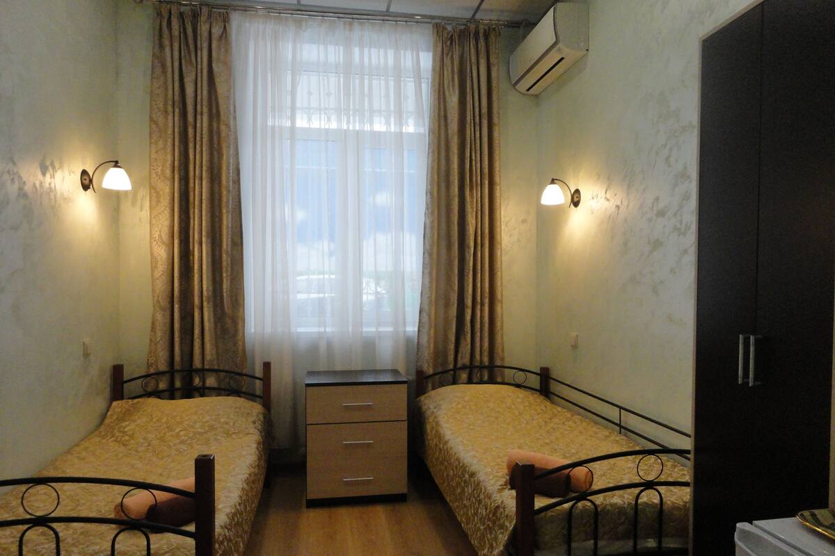 Premium bedding, iron/ironing board, free WiFi, bed sheets