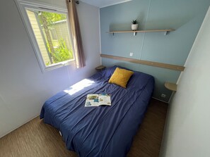 Individually decorated, individually furnished - Camping de Montlouis-sur-Loire (Montlouis-sur-Loire)