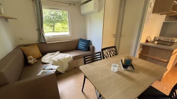 Premium Mobile Home, 2 Bedrooms (4/6 personnes Evo 29) | Individually decorated, individually furnished