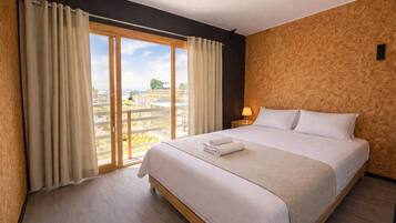 Standard Double Room, 1 King Bed, Ensuite | Free WiFi, bed sheets