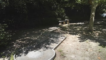 Mini-golf