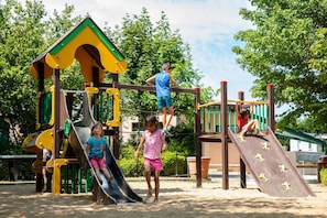 Außen-Kinderspielplatz