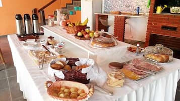 Free daily buffet breakfast