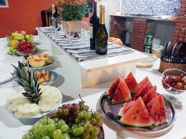 Free daily buffet breakfast