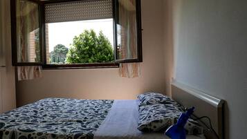 City Apartment, 1 Queen Bed, Non Smoking | 1 bedroom, premium bedding, down comforters, blackout drapes