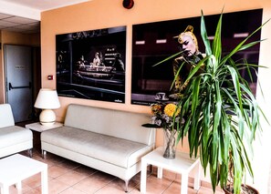 تفاصيل الفندق من الداخل