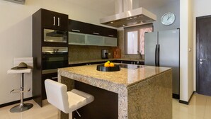 Appart'hôtel, 2 chambres, non-fumeur | Cuisine privée