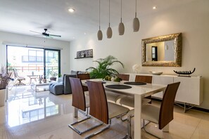 In-room dining - Mamitas Village by CocoBR (Playa del Carmen)