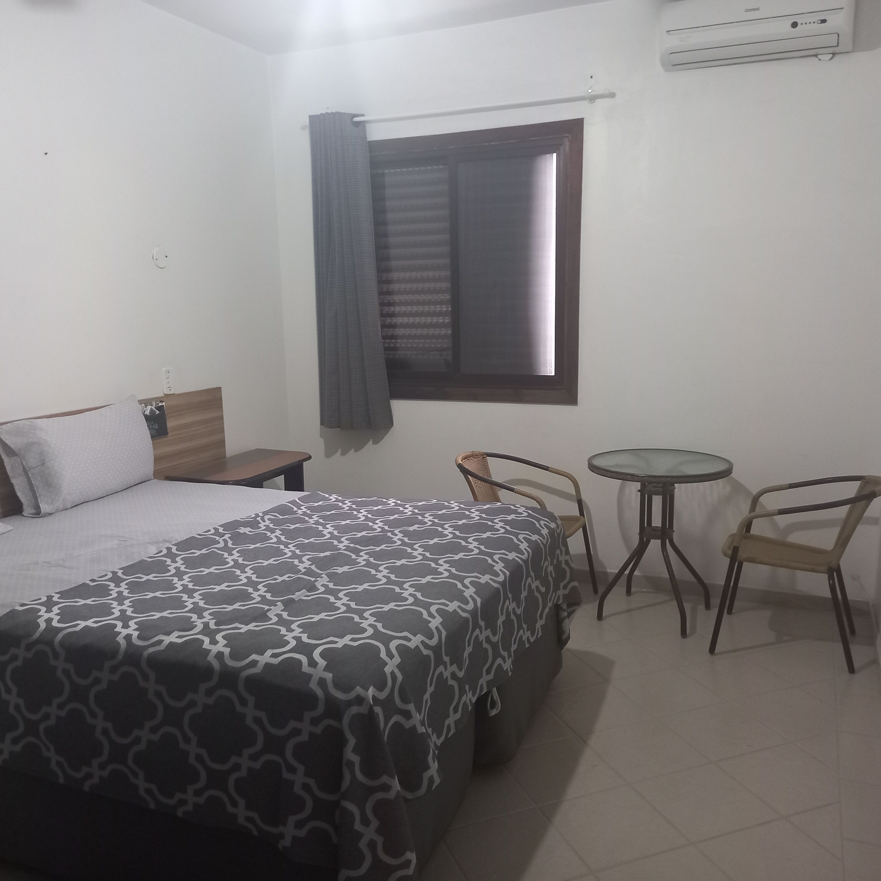 Classic Triple Room | Minibar, free WiFi, bed sheets