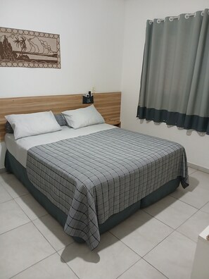 Kamer, 1 twee- of 2 eenpersoonsbedden | Een minibar, gratis wifi, beddengoed