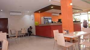 Restaurant - Kilimanjaro inn (Kampala)