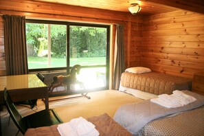 6 chambres, fer et planche à repasser, Wi-Fi gratuit, draps fournis
