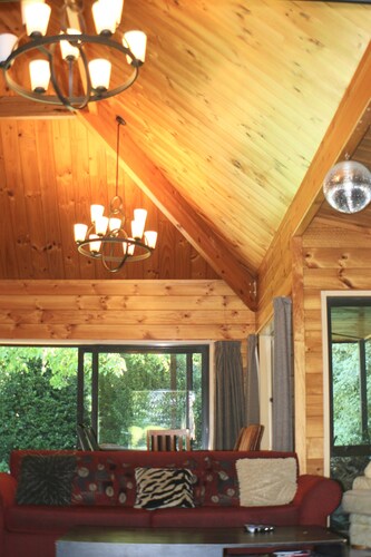 Walnut Grove Lodge sleeps 26, Spa, Tennis Court