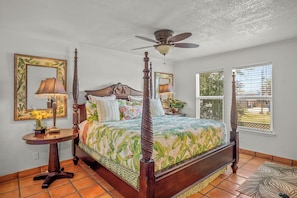 8 bedrooms, iron/ironing board, free WiFi, bed sheets - Sep-May Rent 3 Nights 4th Free! Downtown, 2 Homes, Game Room Tiki Bar & Fire Pit (Port Aransas)