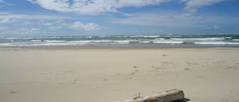 Una spiaggia nelle vicinanze