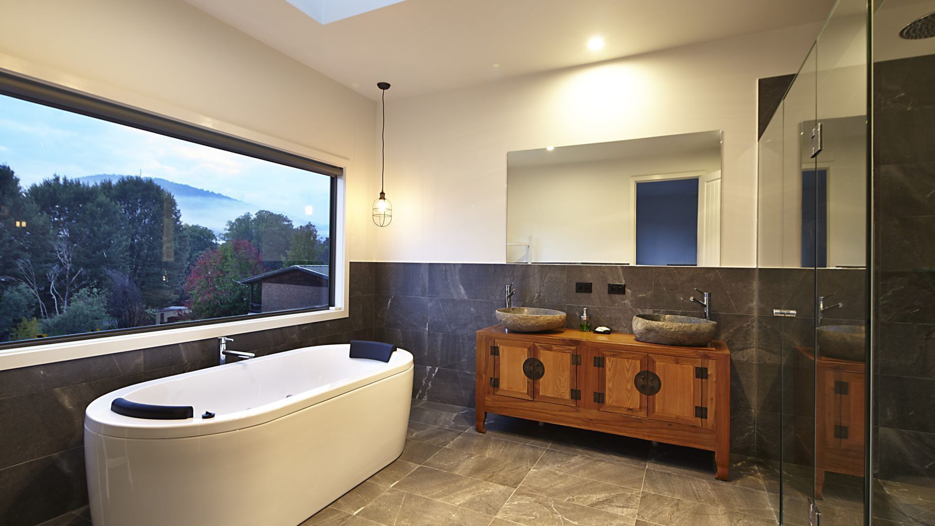 Een douche, een bubbelbad, een haardroger