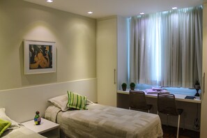 3 bedrooms, desk, iron/ironing board, WiFi