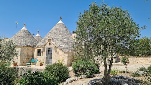 Étourdissement Nouvellement rénové Trullo avec piscine privée dans la campagne Alberobello