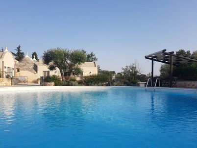 Stunning, Tastefully Renovated Trullo with Large Pool In Alberobello countryside