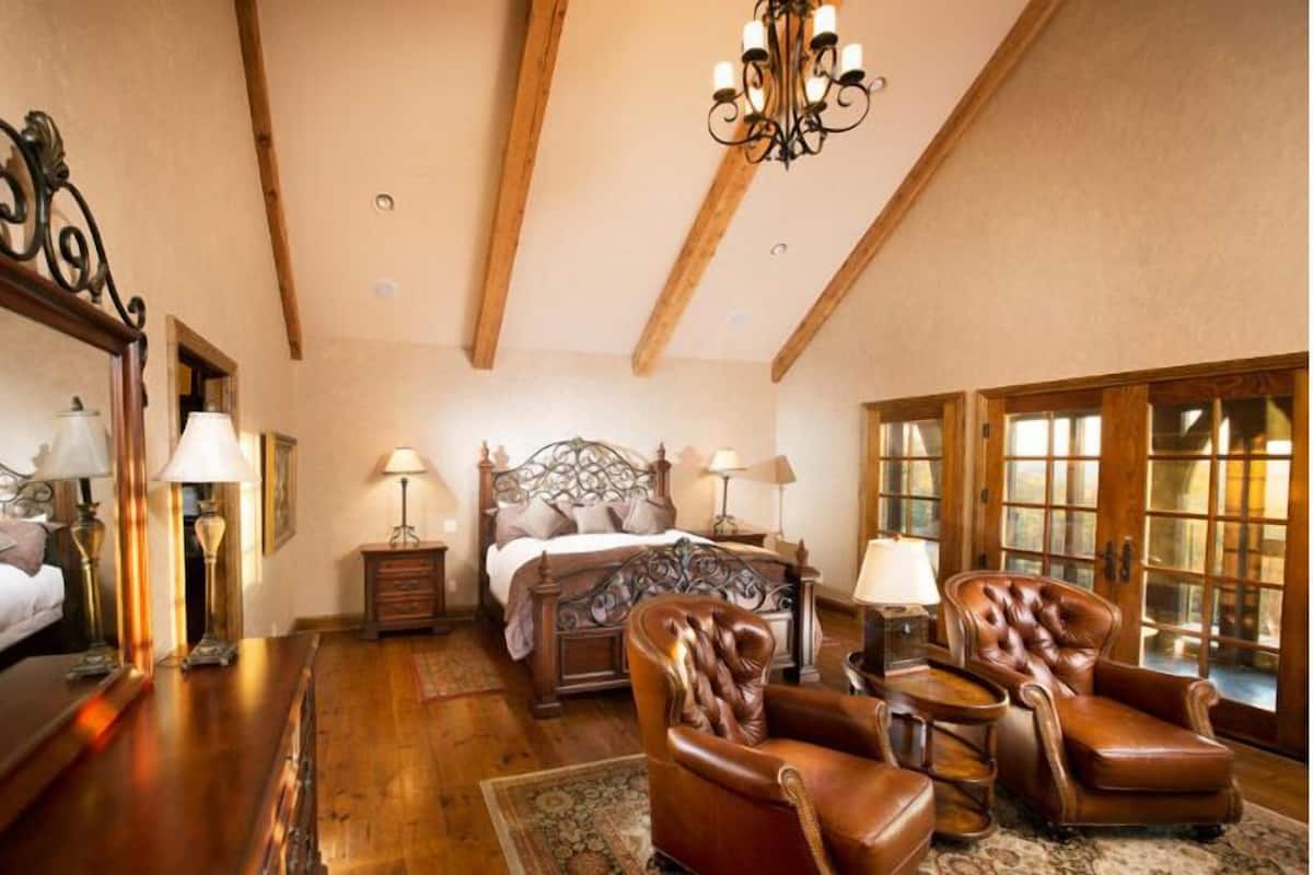 1 bedroom, premium bedding, down duvets, pillow-top beds