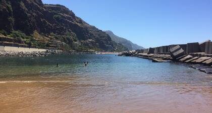 Panoramic Sea and Mountain Views: 2 master bedrooms both with ensuite bathrooms