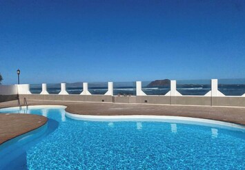 Shared pool with view over Isla Lobos