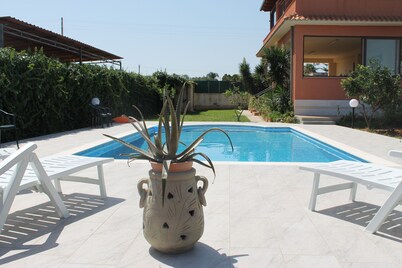 HOME RELAX: NATURE, GOOD FOOD FOLKLORE