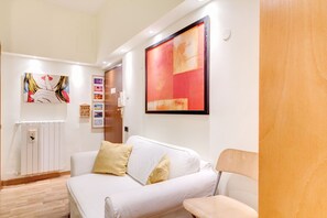 Smart TV, DVD player, video library