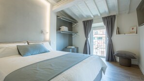 2 bedrooms, iron/ironing board, free WiFi - Penthouse of the Stars (Firenze)