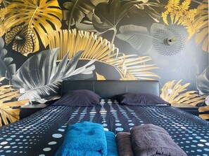 4 bedrooms, desk, iron/ironing board, travel cot - PROMO PAQUES Finistère Piscine intérieure Bord de Mer et Plage (Plouhinec)