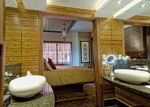 Ảnh chưa phân loại, 4 trong số 113 ảnh, nút