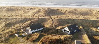  Direkte i sanddynene bare 75 meter fra Nordsjøen bølger huset Eiki er fantastisk!