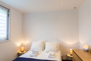 2 bedrooms, desk, iron/ironing board, travel cot - House superb sea view - 200 m from the sea - classified 3 * (Camaret-sur-Mer)