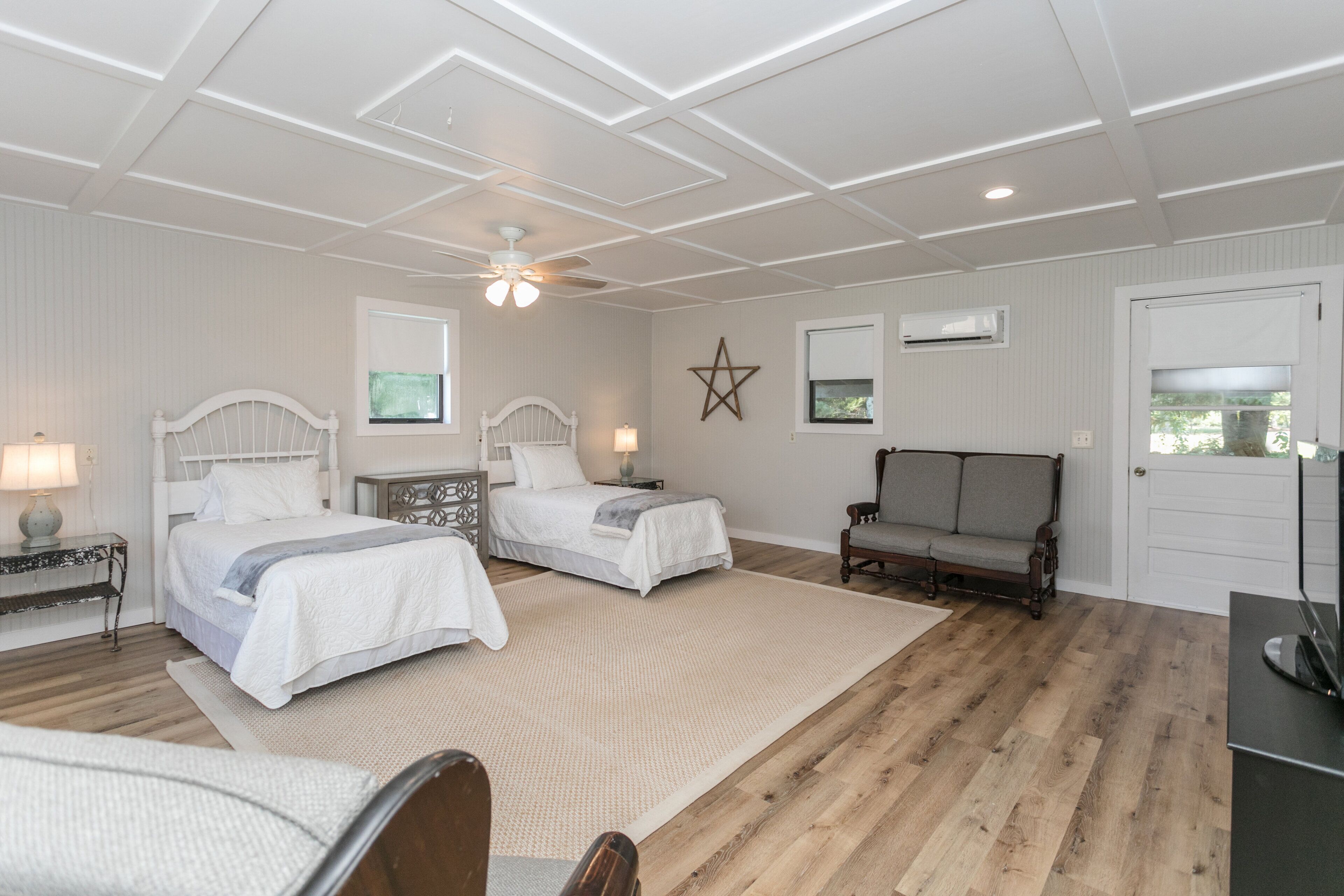 3 chambres, fer et planche à repasser, Wi-Fi, draps fournis