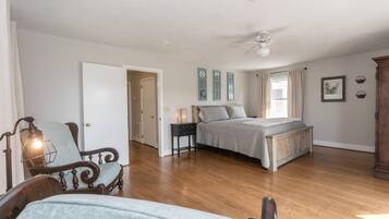 3 quartos, ferros/tábuas de passar roupa, Wi-Fi, roupa de cama