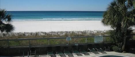 Piscina all'aperto, una piscina riscaldata