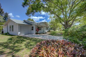 Exterior - Mid-Century Retreat close to Everything. (Sarasota)