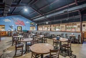 Restaurant - Rodeway Inn Gurdon I-30 (Gurdon)