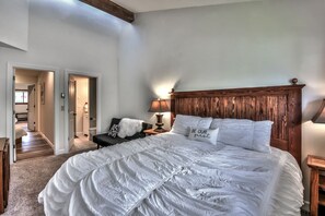 3 slaapkamers, een strijkplank/strijkijzer, wifi, beddengoed