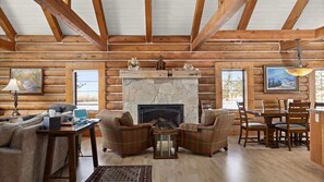 Smart TV y chimenea 